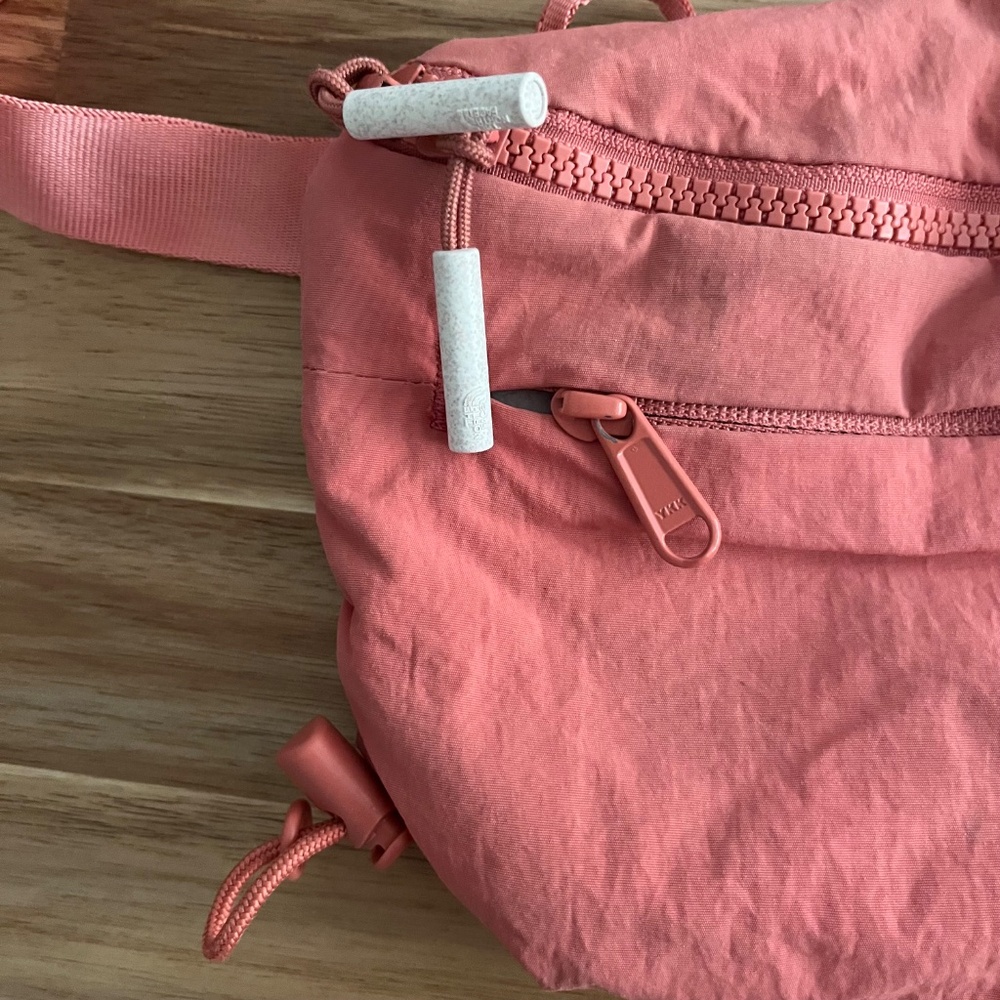 The North Face Never Stop Belt Bag - Picture 4 of 11